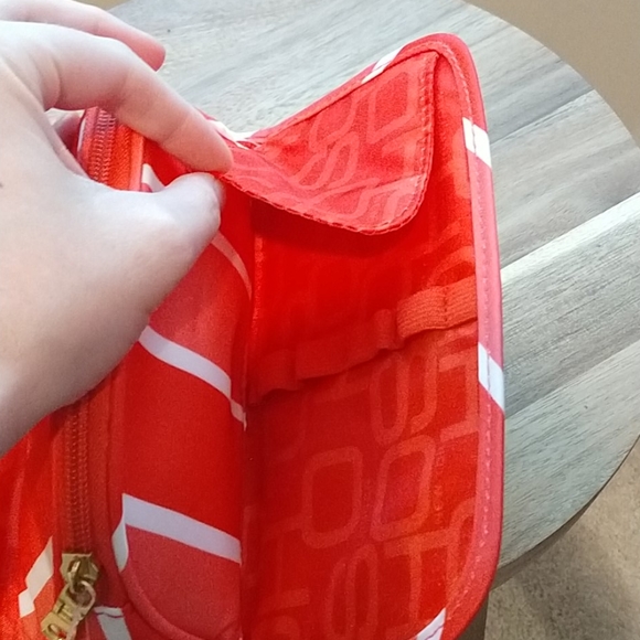 New! Cosmetic travel bag and cosmetic tools set - Picture 7 of 15